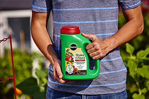 Miracle-Gro Shake 'N Feed Tomato, Fruit & Vegetable Plant Food, Plant Fertilizer, 4.5 lbs.